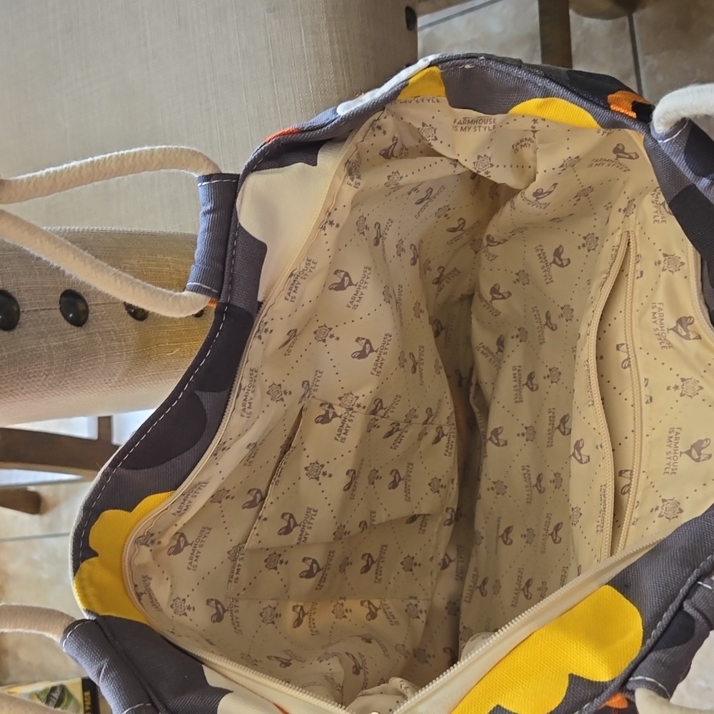 Flower Handbag - Picture 2 of 2